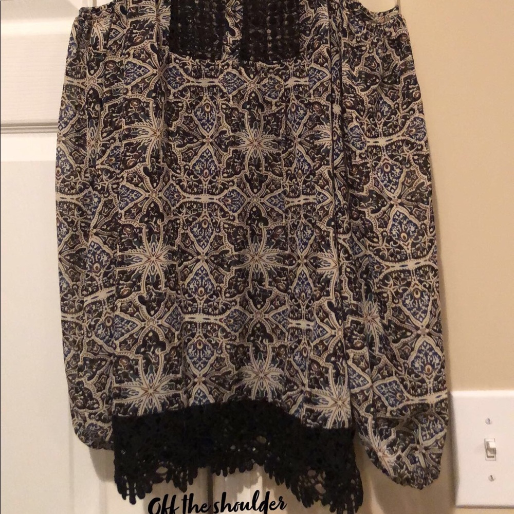 Off the Shoulder Rue 21 Top medium - Picture 2 of 2